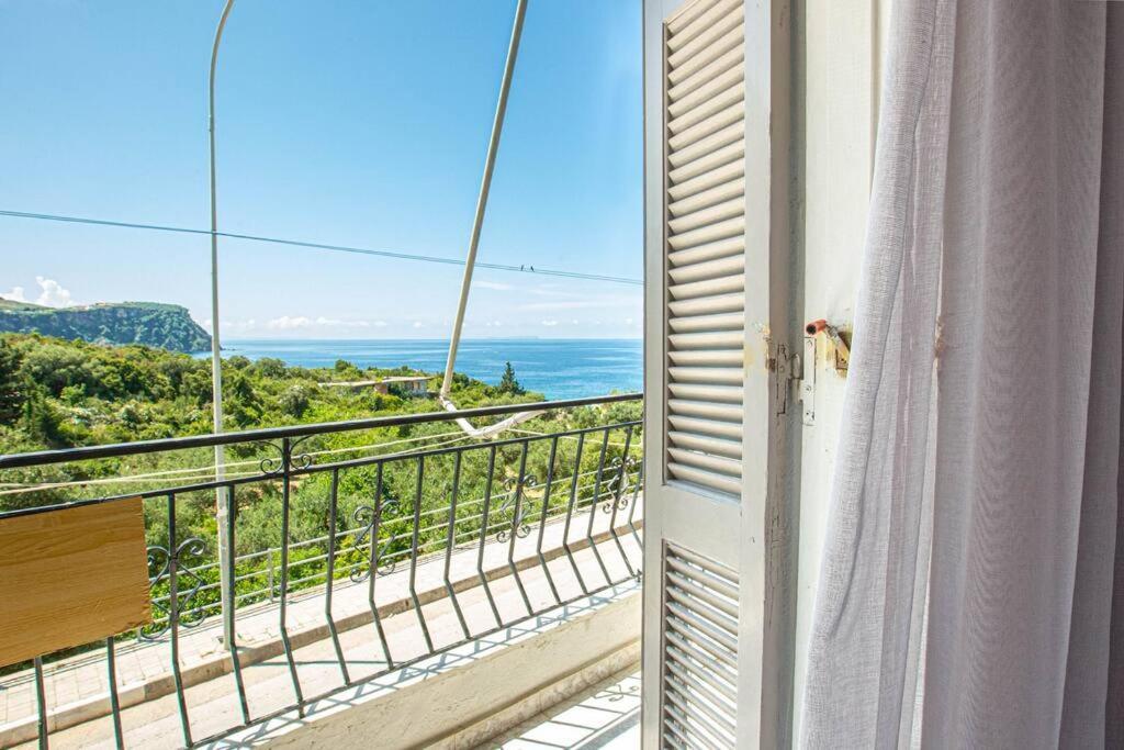 Blue Maraci 2 - Sea View, Kitchen, Beach Access Himarë Dış mekan fotoğraf